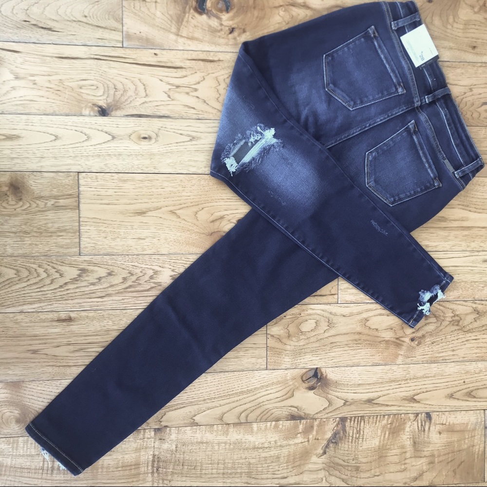KanCan | Distressed High Rise Jeans - Picture 6 of 10